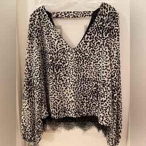 Daytrip by Buckle long sleeve leopard print blouse, size medium